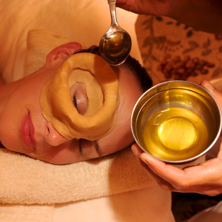 Netra Tarpanam (Oil Retention Therapy on Eye)